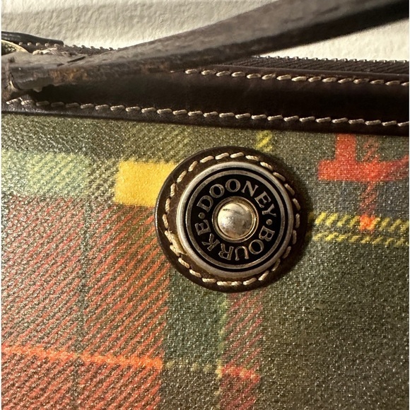 Dooney and Bourke plaid wristlet - Picture 2 of 8